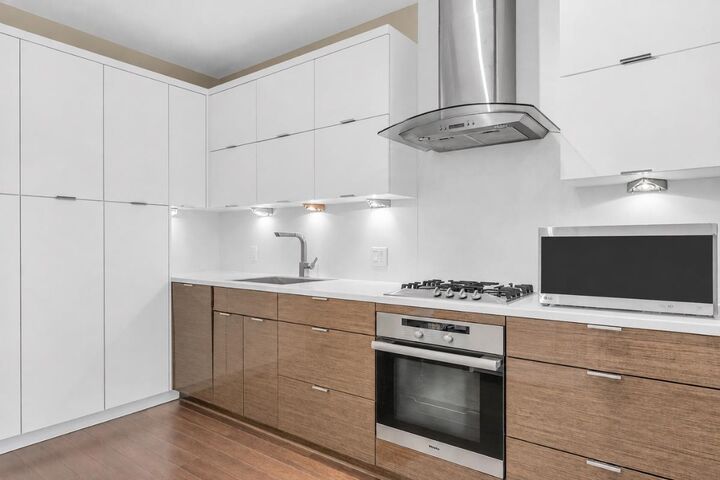 Property Photo: 1777 W 7th Avenue 216 BC V6J 0E5