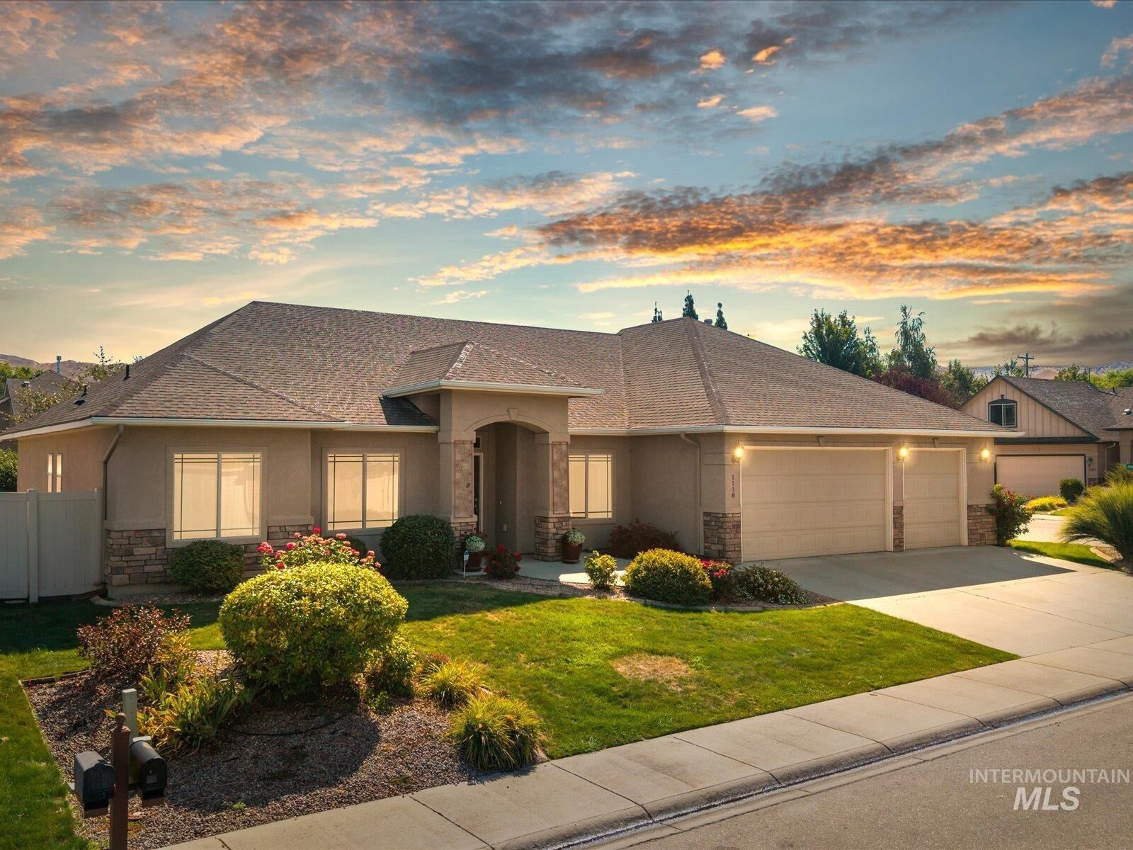 Property Photo: 1118 Regency Way ID 83617