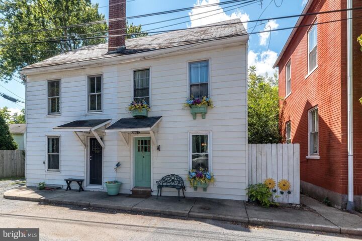 Property Photo:  707 Wayside Way  PA 18077 