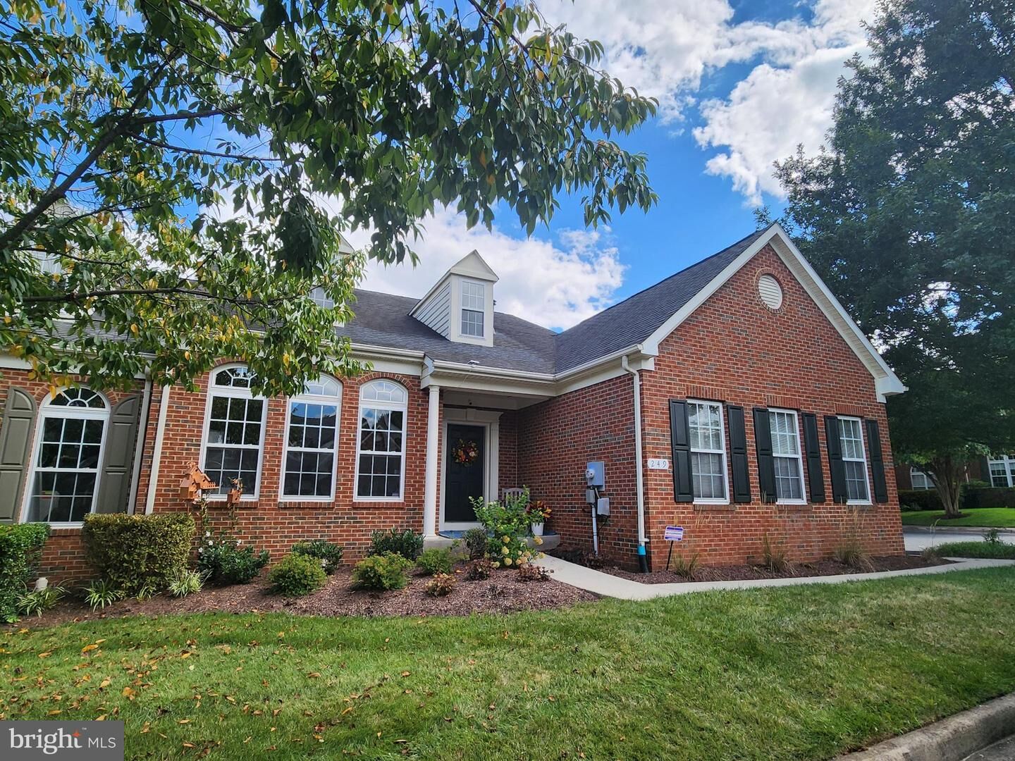 Property Photo:  249 Sapphire Court  VA 20186 