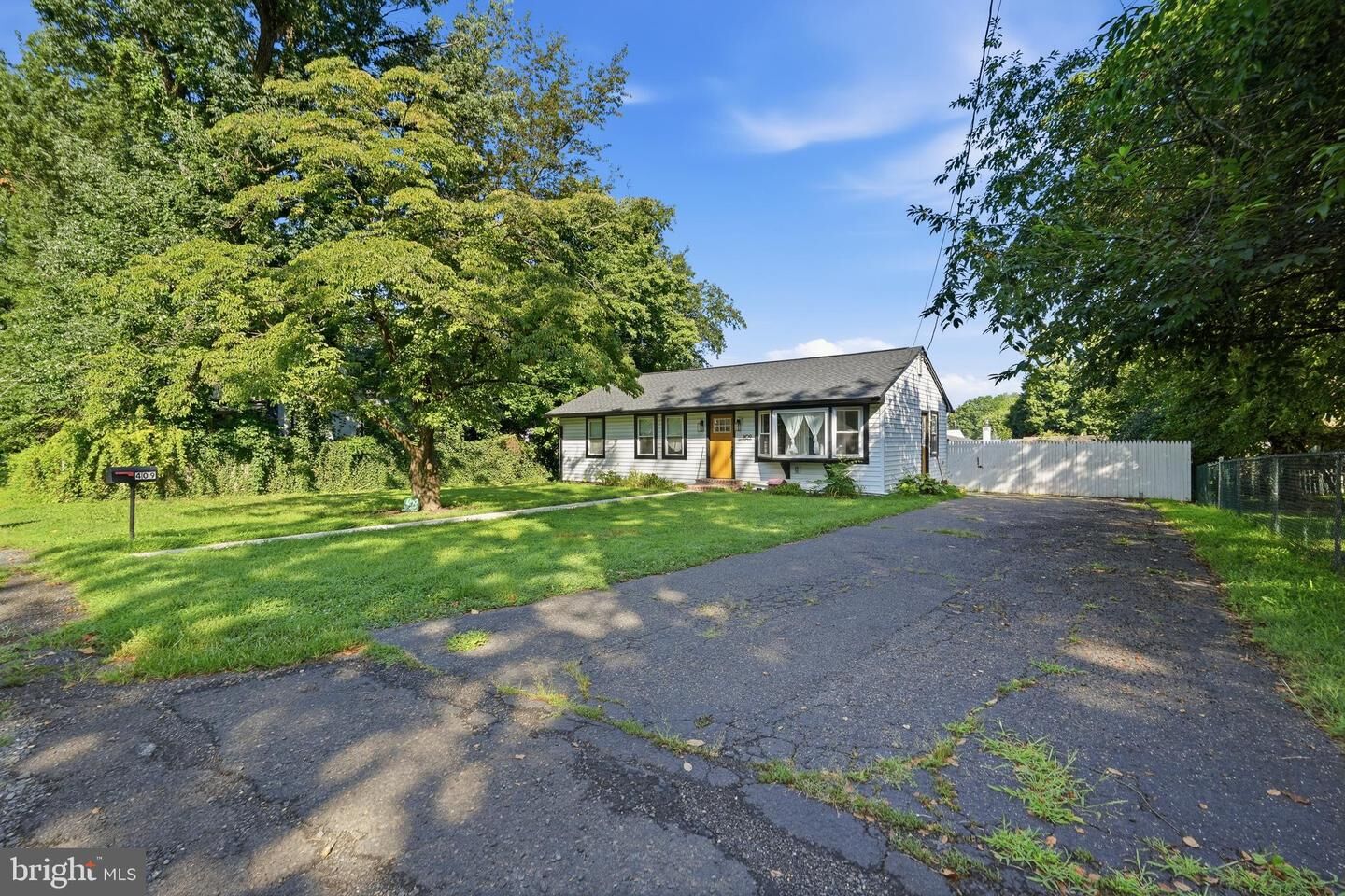 Property Photo:  409 River Road  PA 19021 