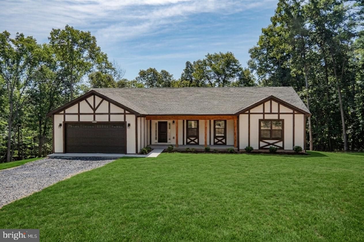 Property Photo: 150 E Four Seasons Drive VA 22637