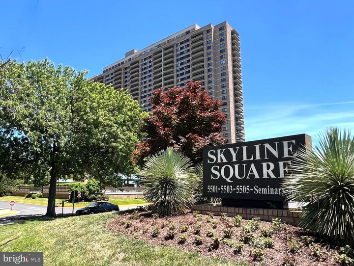Property Photo:  5501 Seminary Road 106S  VA 22041 