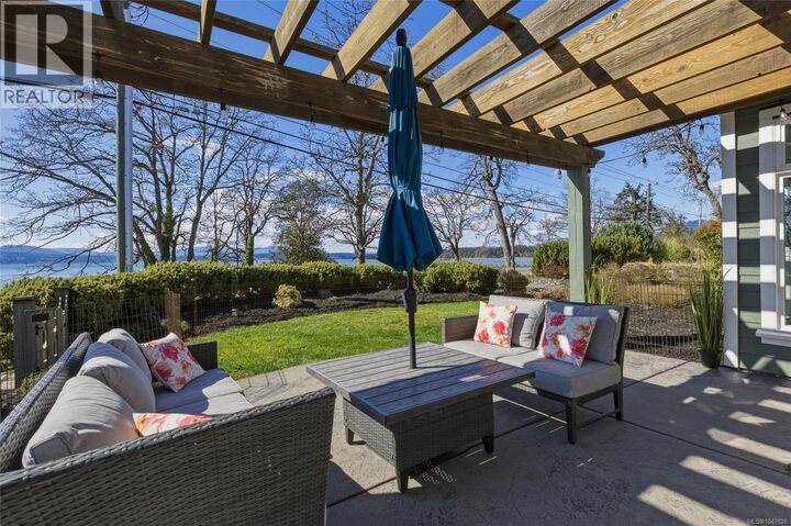Property Photo:  10117 West Saanich Road  BC V8L 5T6 