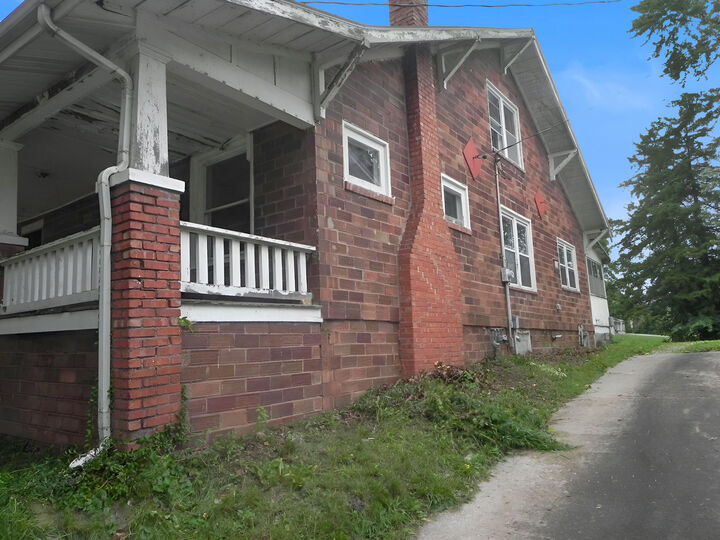 Property Photo:  901 W Davis St  MO 65248 