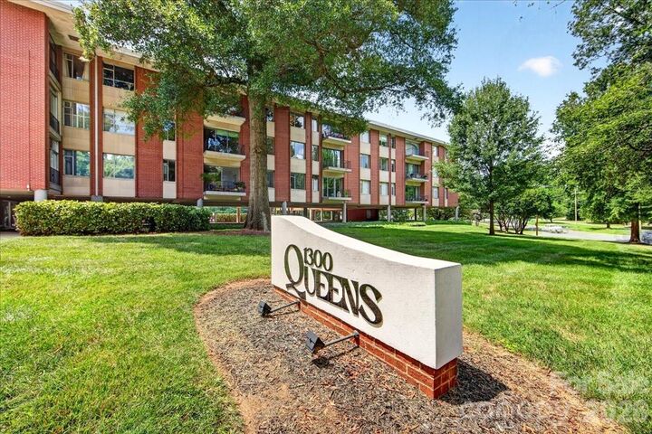 Property Photo: 1300 Queens Road 209 NC 28207