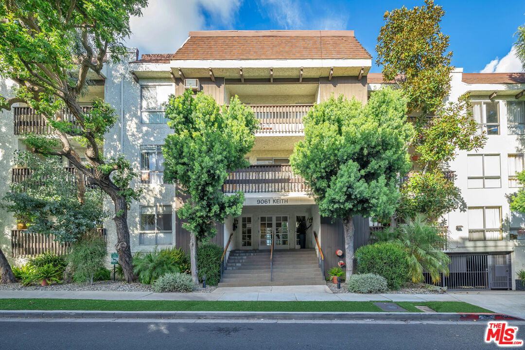 Property Photo: 9061 Keith Ave, Unit 204 CA 90069