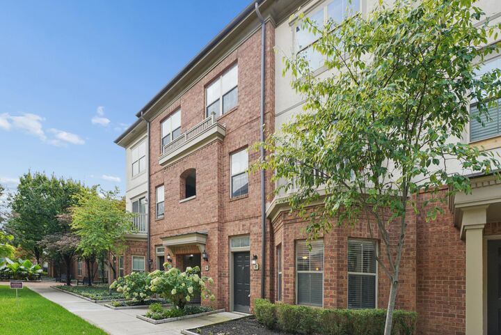 Property Photo:  47 Victorian Gate Way  OH 43215 