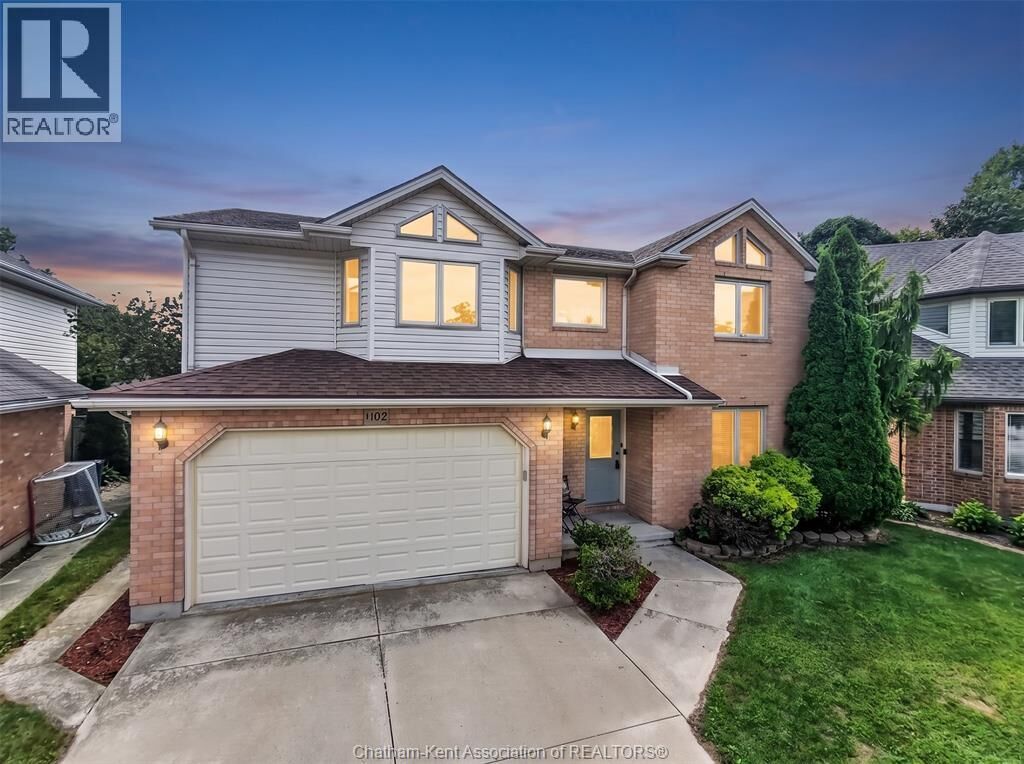 Property Photo:  102 Northern Pine Place  ON N7L 5K2 