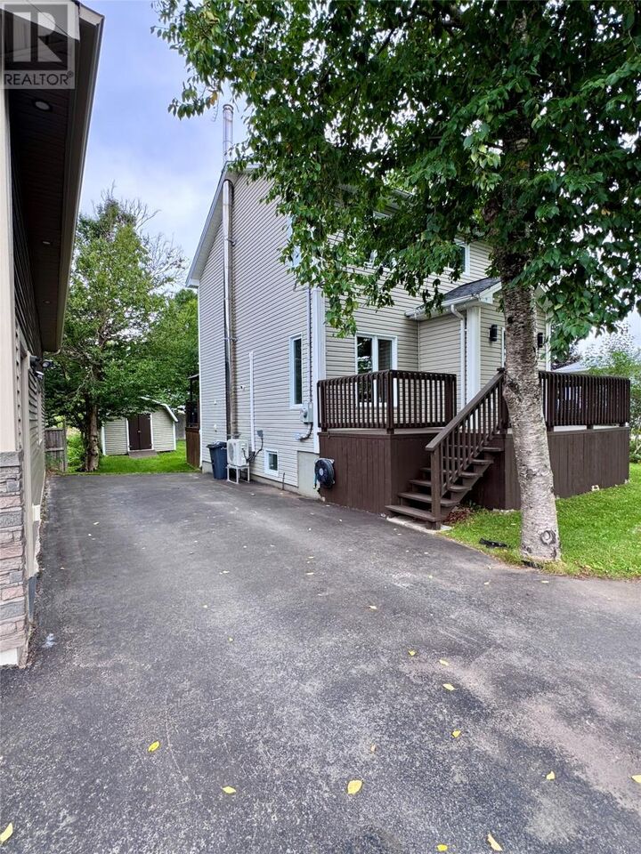 Property Photo: 7 Oakes Road NL A8A 1X5