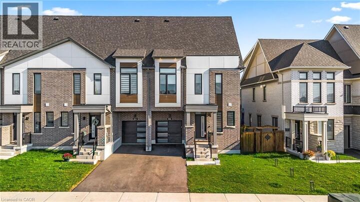 102 Settlers Road East — photo 1