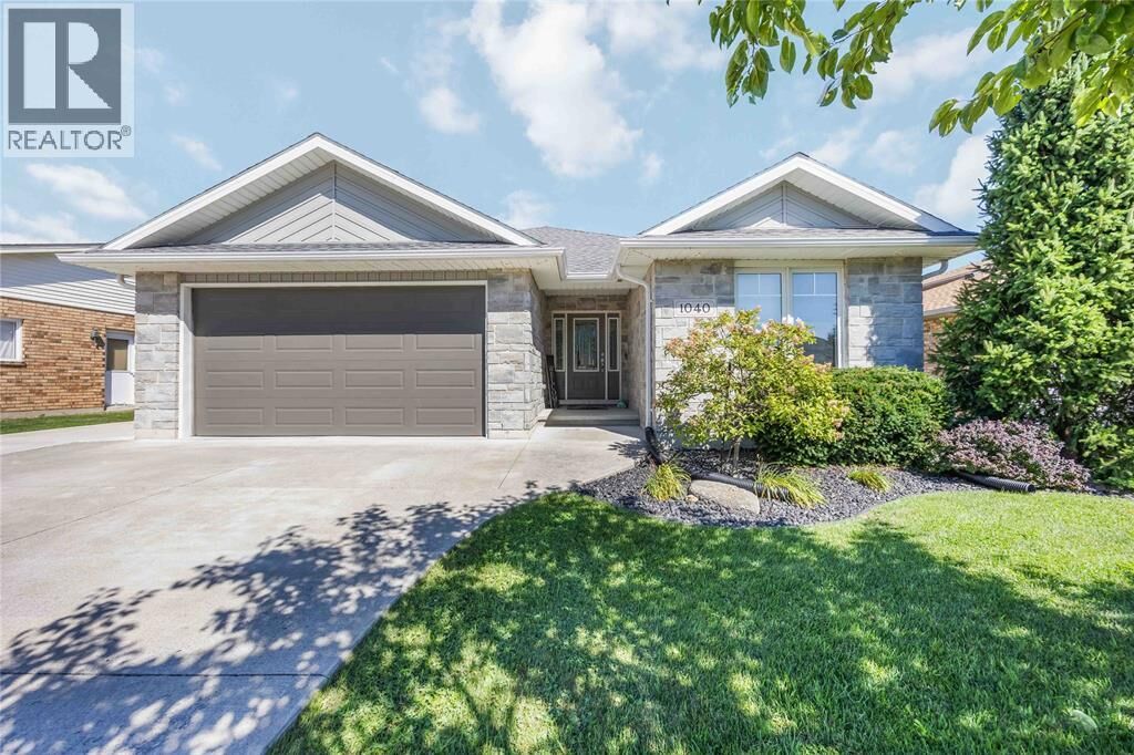Property Photo: 1040 Finch Drive ON N7S 6A7