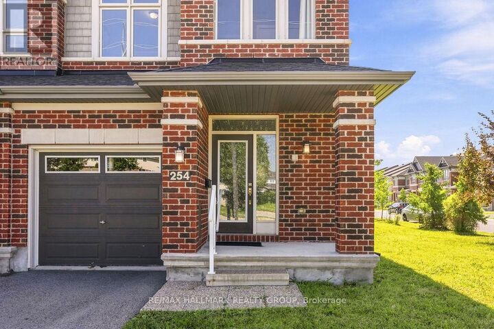 Property Photo:  254 Dolce Crescent  ON K1X 0B3 