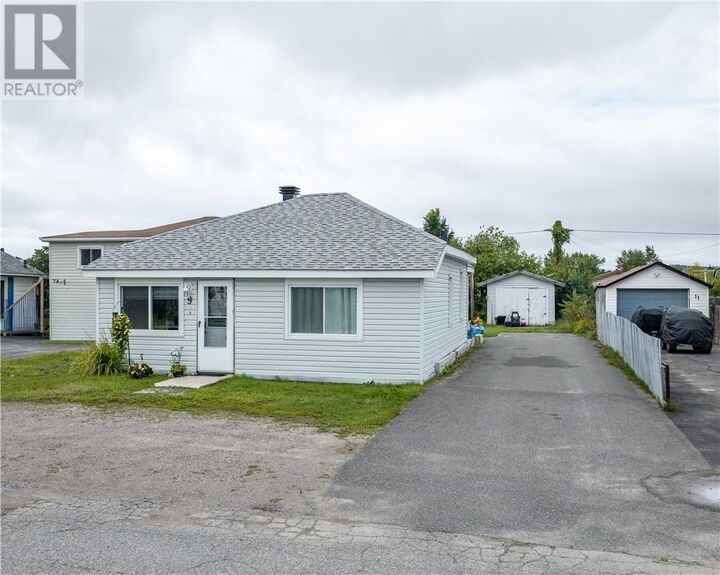 9 Clyde Street — photo 1