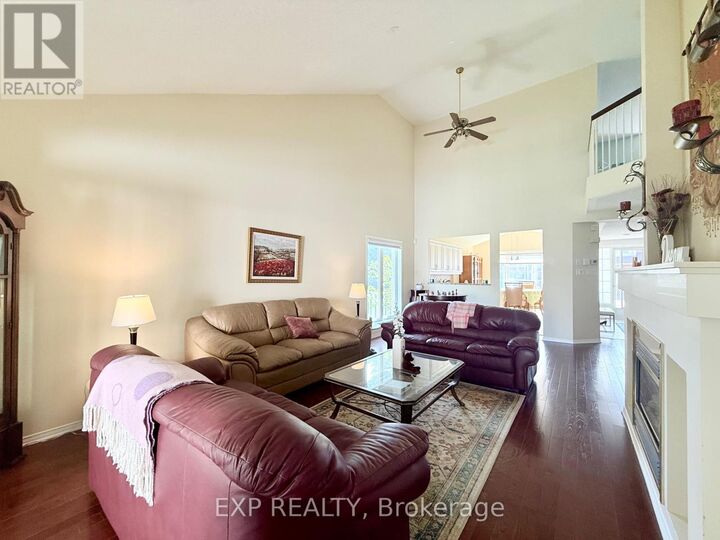 Property Photo: 42 Settler's Ridge Way ON K2J 4V2