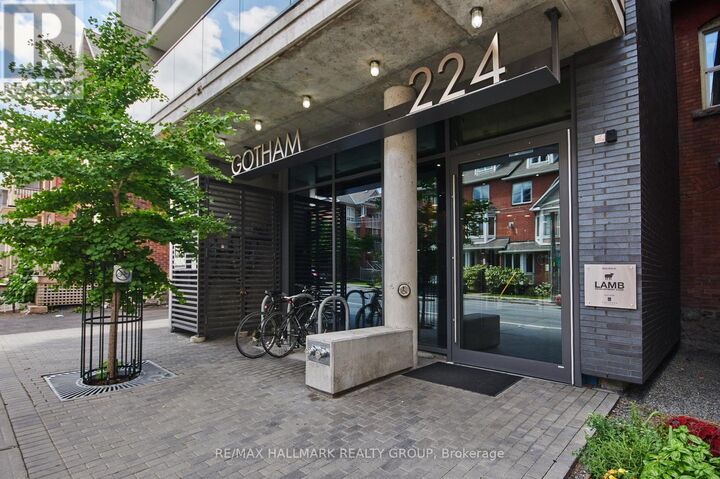 Property Photo: 224 Lyon Street North 1104 ON K1R 0C1