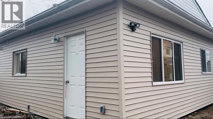 Property Photo: 86 Weaver Street 2 ON N3C 1W4