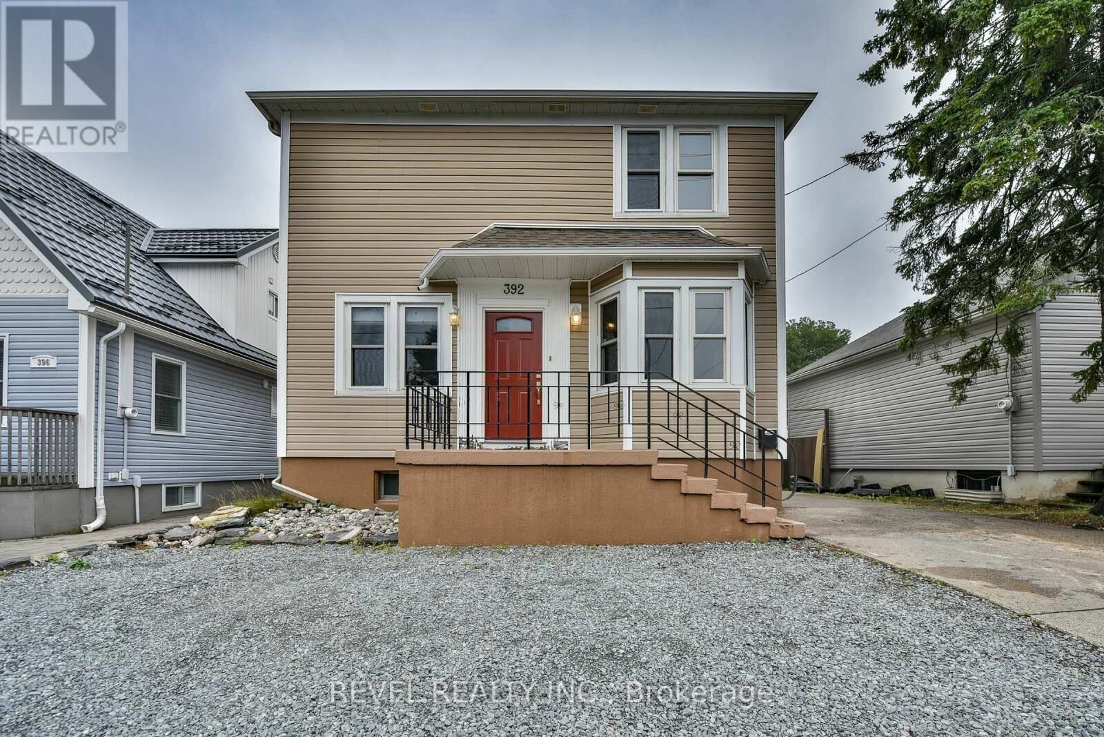 Property Photo: 392 Patricia Boulevard ON P4N 6Y6