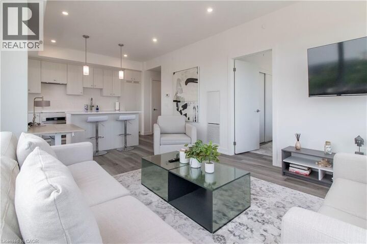 Property Photo:  5 Wellington Street South 1209  ON N2G 0E3 