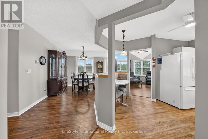 Property Photo: 208 Silvercreek Parkway North 307 ON N1H 8H2