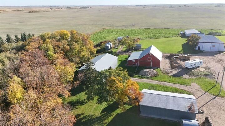 Property Photo:  14101 Eighteen Highway  MB R0K 1G0 