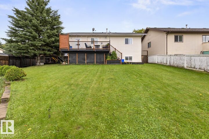 Property Photo:  5330 43 Street  AB T9M 2A3 