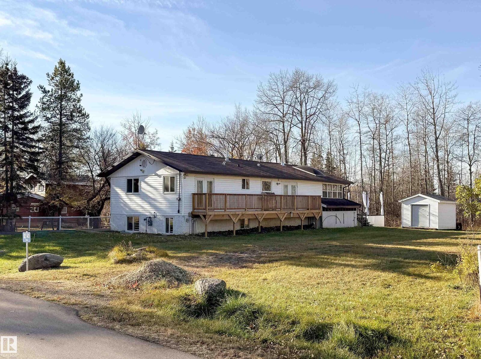 Property Photo: 620 & 621 6 Street AB T0E 1A0