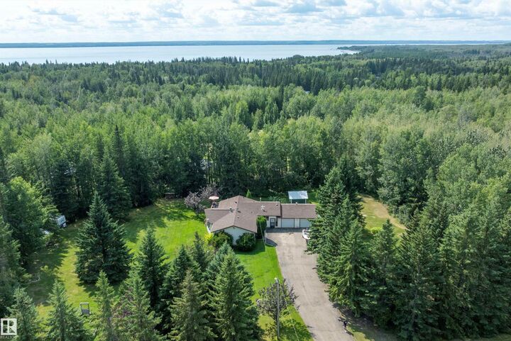Property Photo: 801 Highland Road AB T0C 2C0