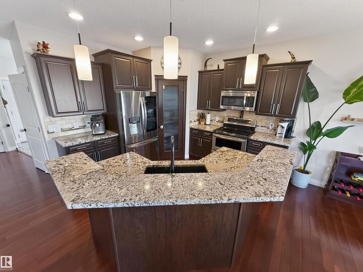 Property Photo:  9709 89 Street  AB T8R 2N6 
