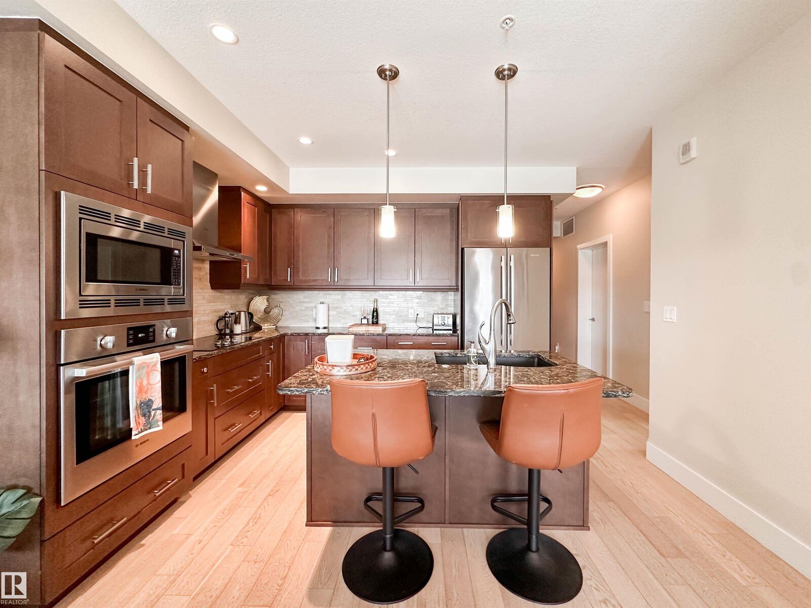 Property Photo:  200 Bellerose Drive 718  AB T8N 7P7 