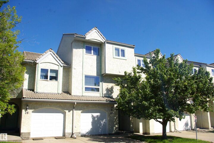 Property Photo: 9505 176 Street NW 27 AB T5T 5Z4