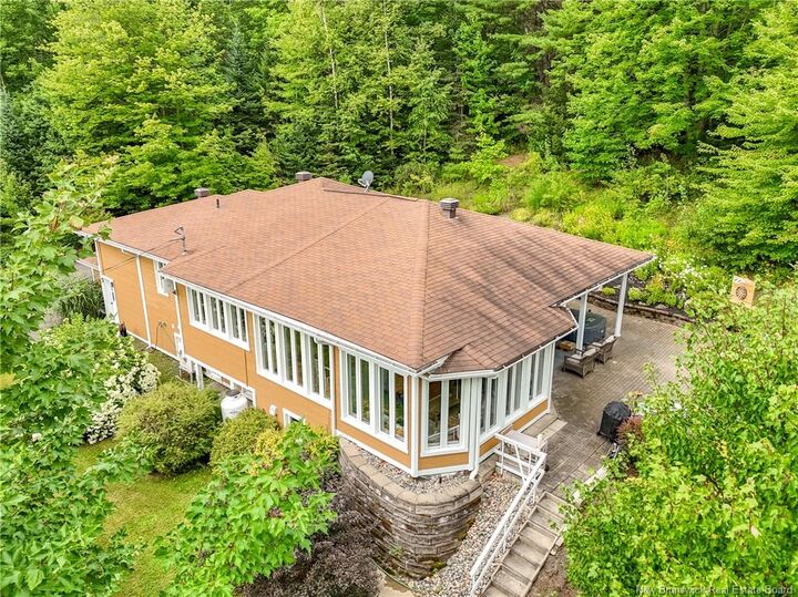 5 Thorne Drive — photo 1