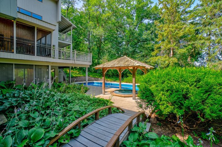 Property Photo:  5 Crocus Lane  MN 55127 