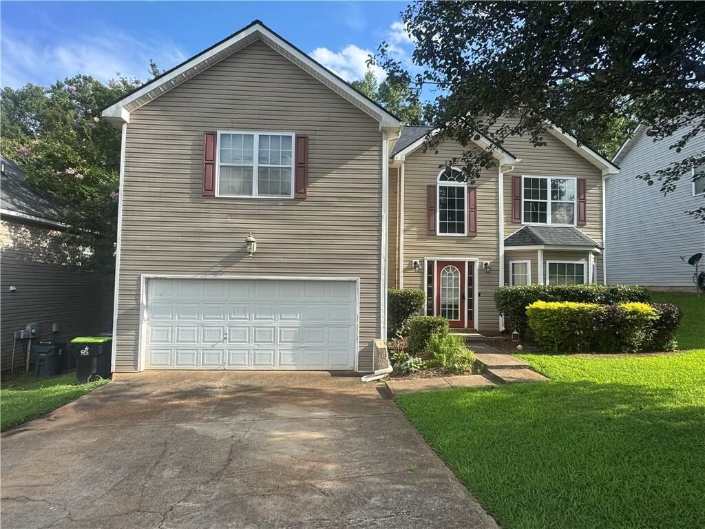Property Photo: 1043 Summer Cypress Drive GA 30180