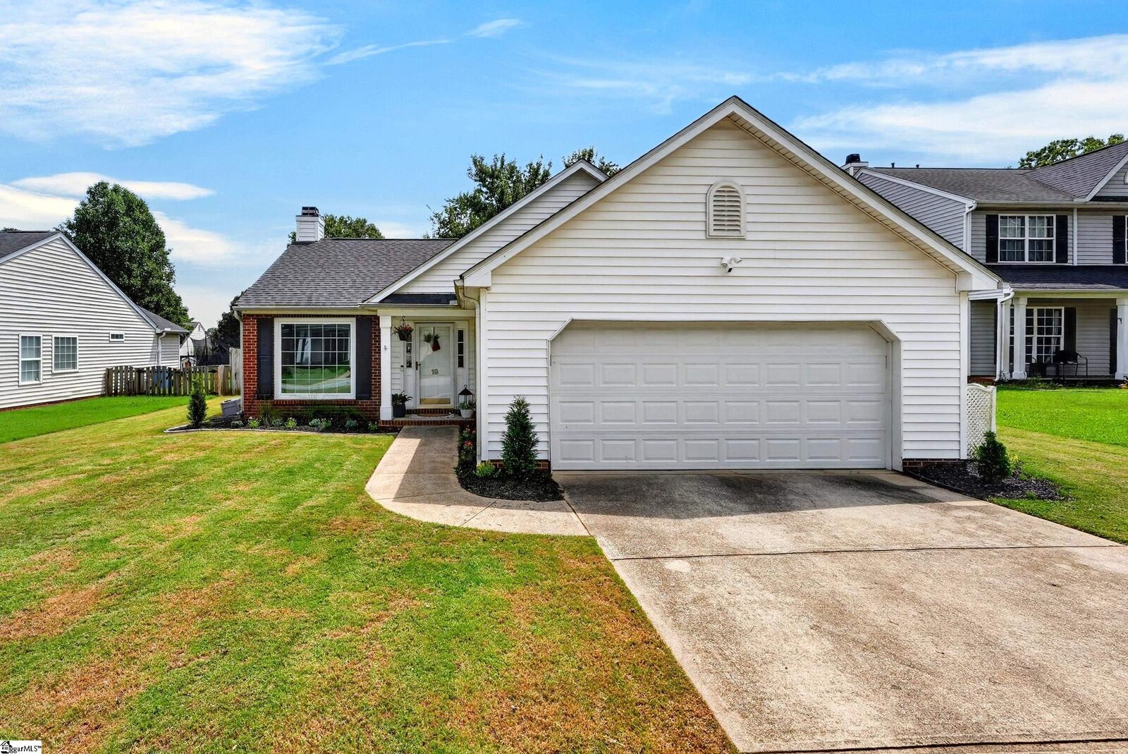 Property Photo: 19 Summerlin Place SC 29680