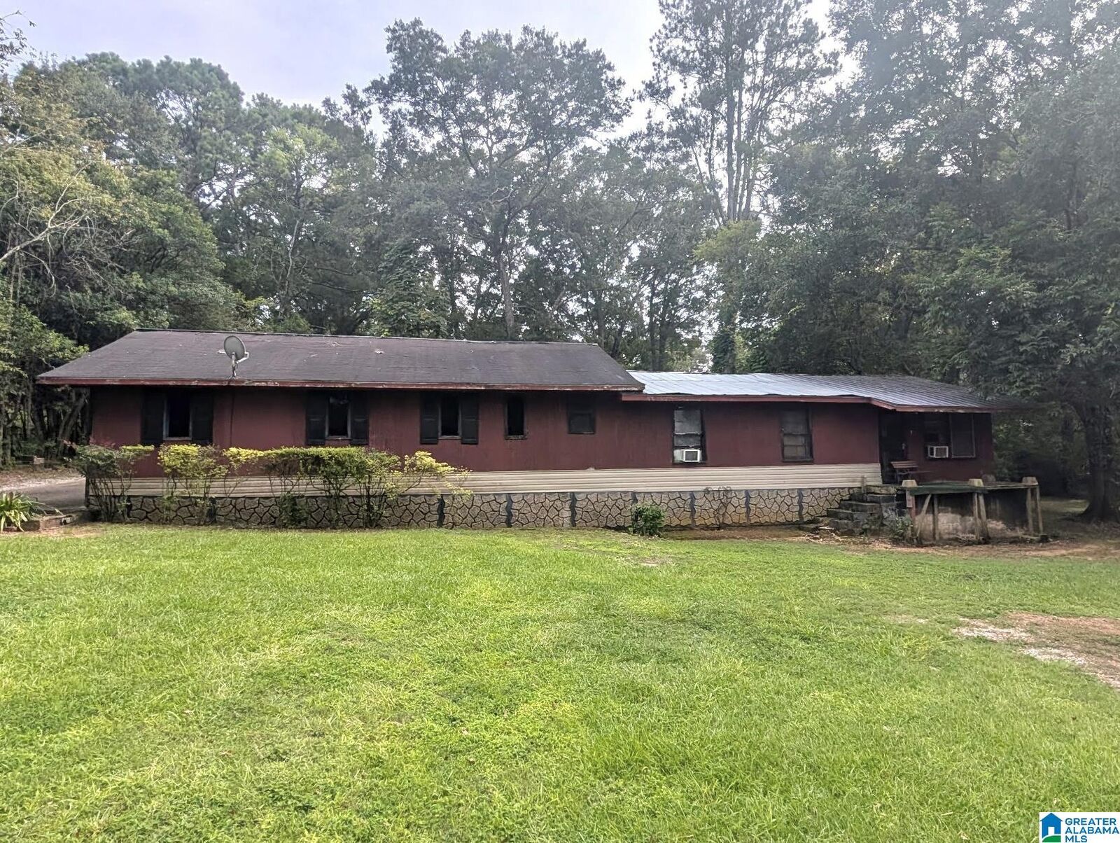 Property Photo:  538 1st Avenue  AL 35096 