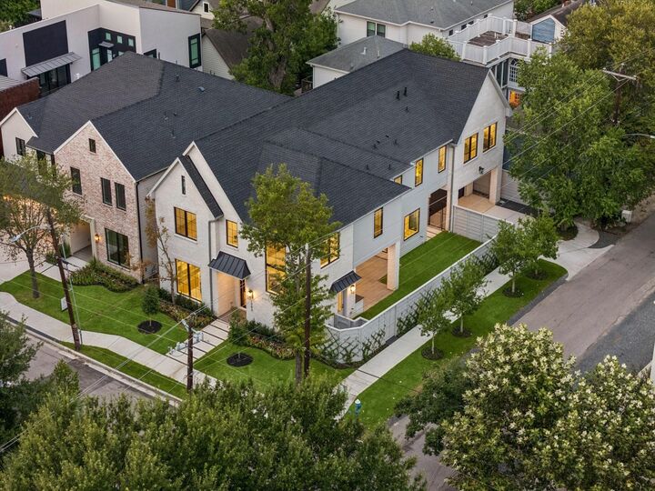 Property Photo:  1202 W Drew  TX 77006 