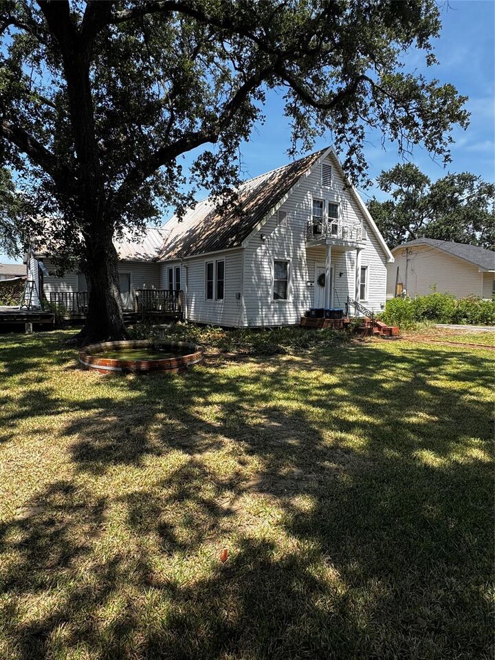 Property Photo:  1114 Luling Avenue  TX 77627 