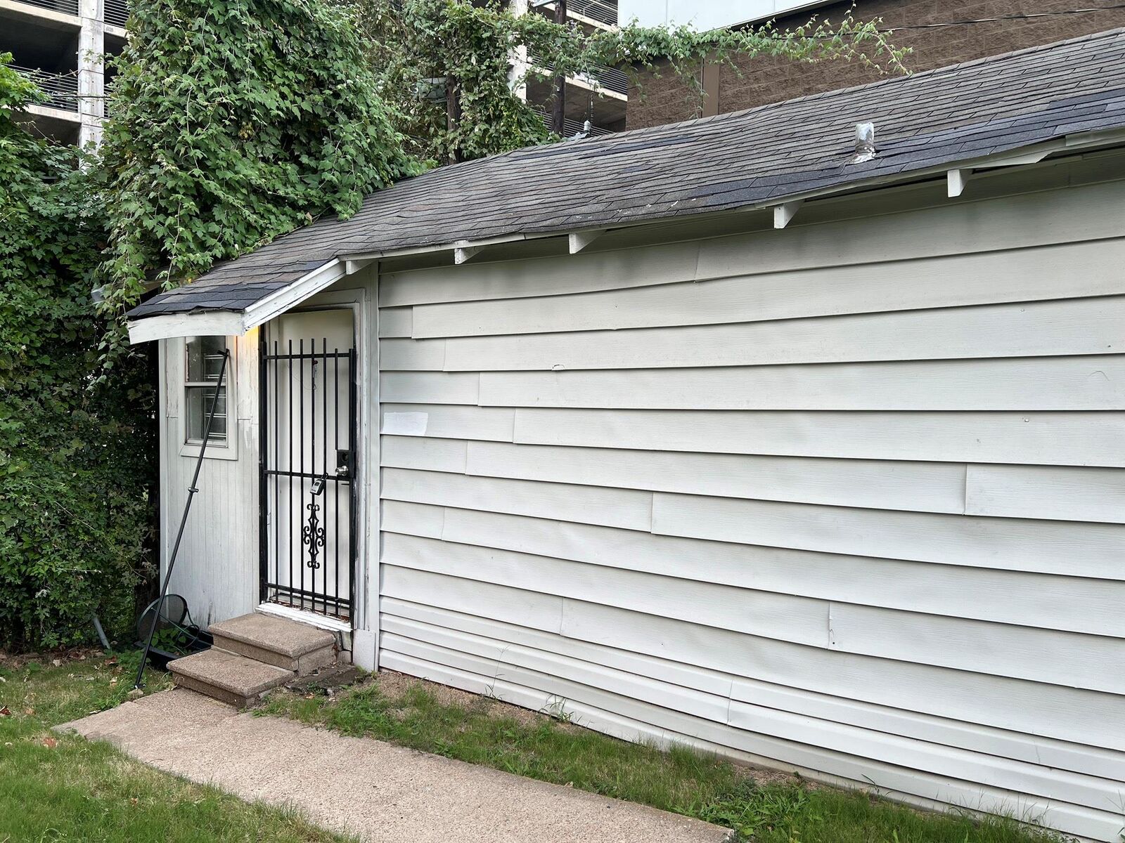 Property Photo:  124 Carson Court  TX 77004 