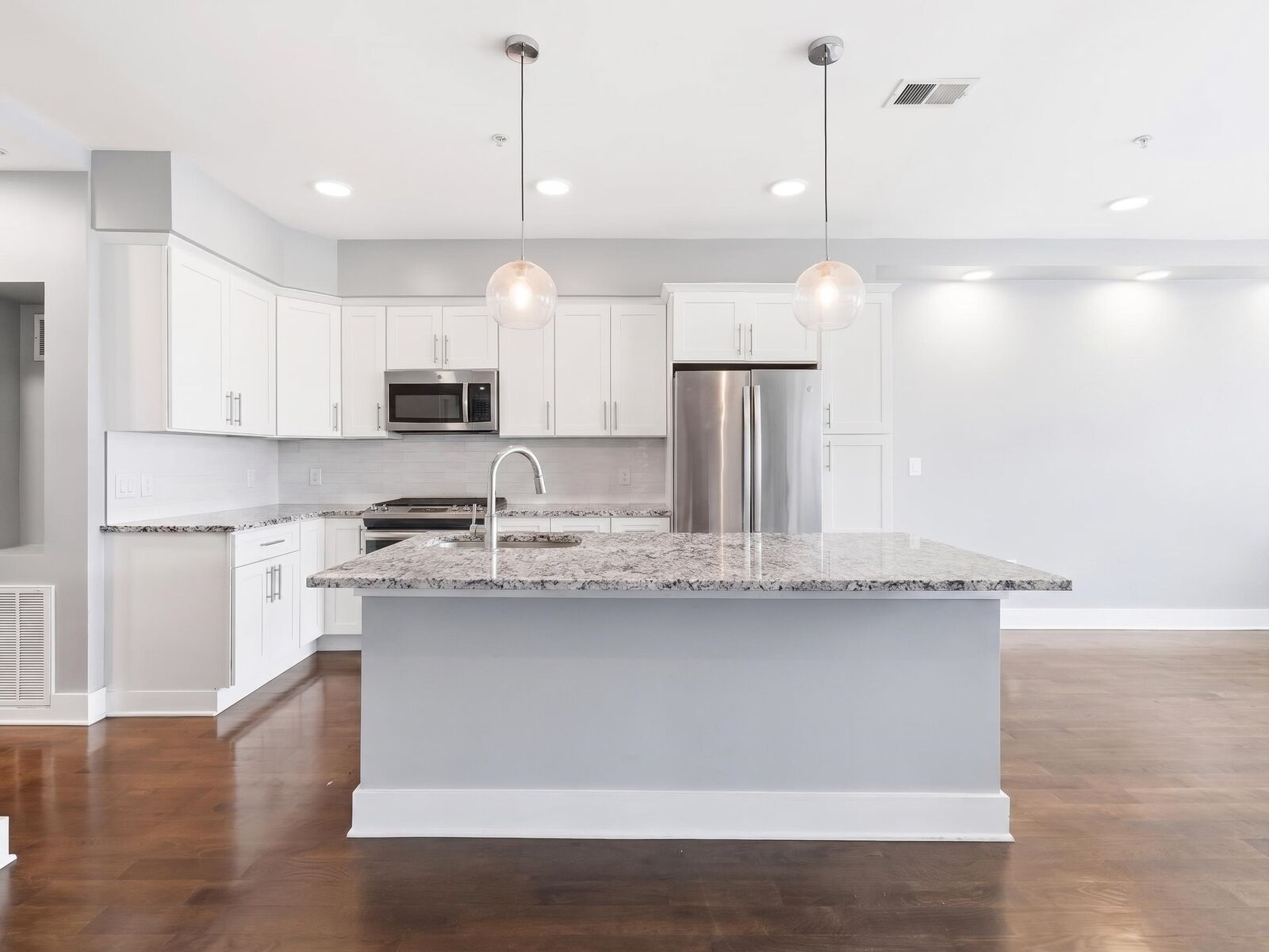 Property Photo: 50 Laidlaw Ave 2 NJ 07306