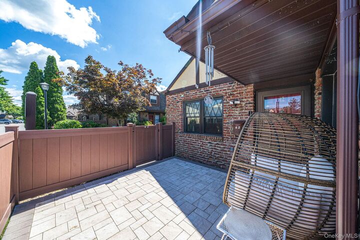 Property Photo:  42 Summerfield Court  NY 11729 