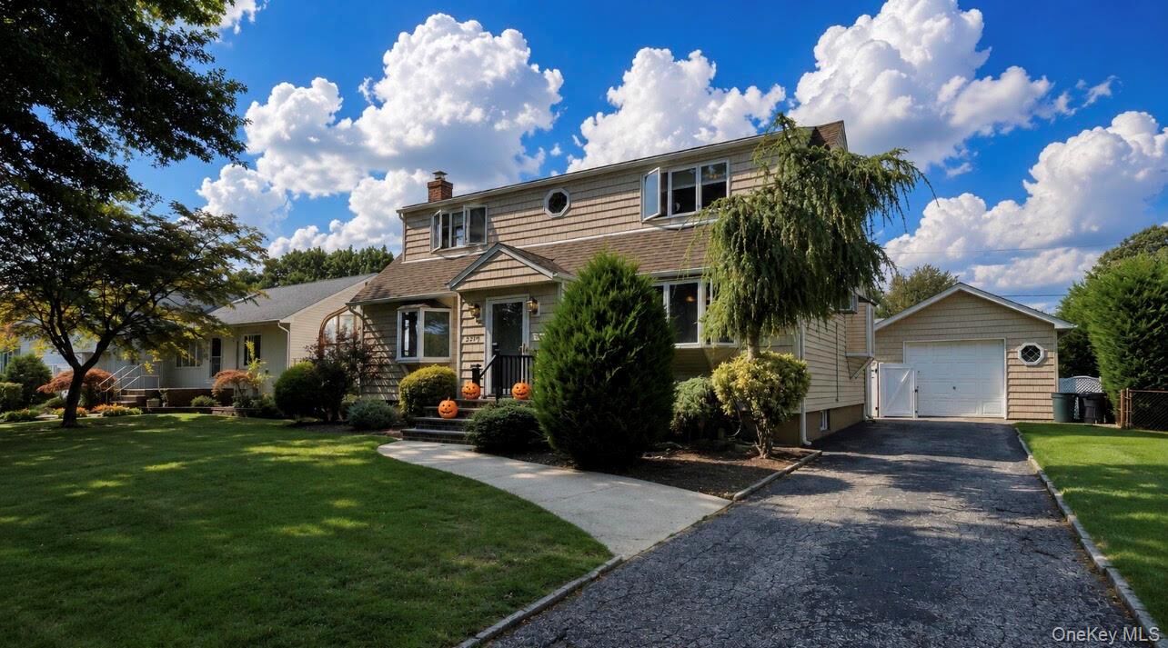 Property Photo:  3995 New Road  NY 11783 