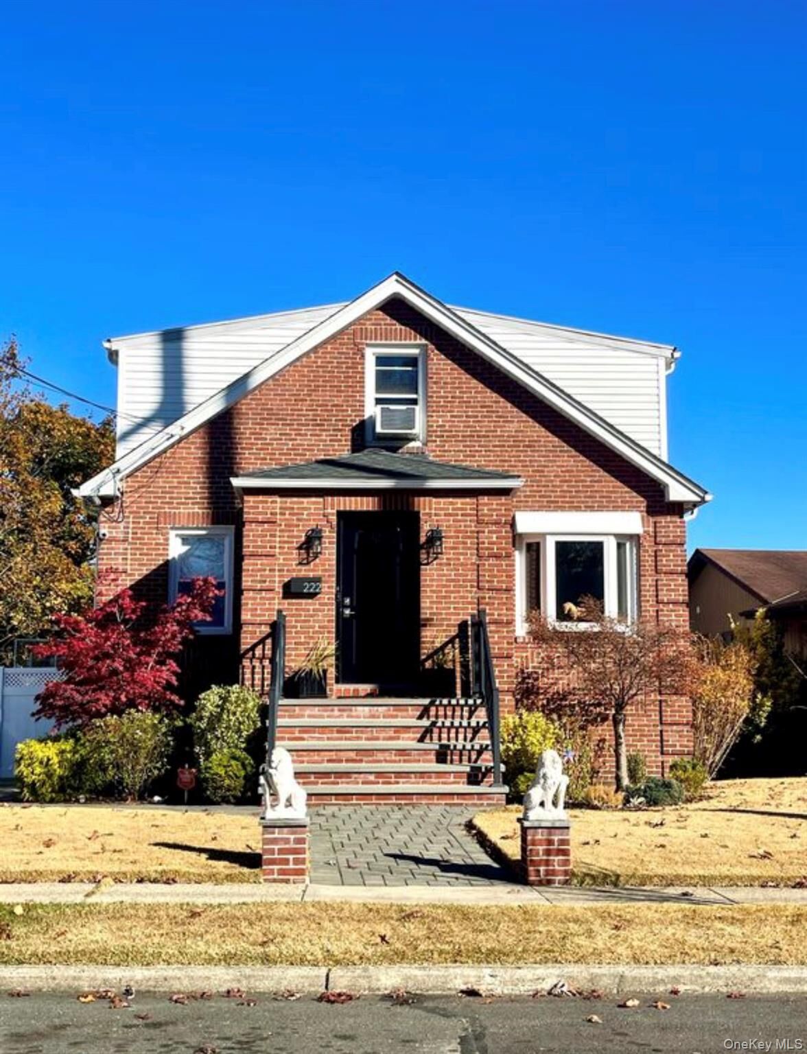 Property Photo:  222 Centre Avenue  NY 11757 