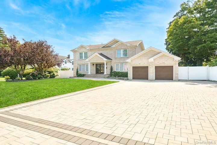 Property Photo:  20 Mc Cue Lane  NY 11702 