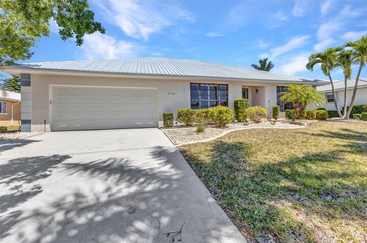 Property Photo:  2718 Saint Thomas Drive  FL 33950 