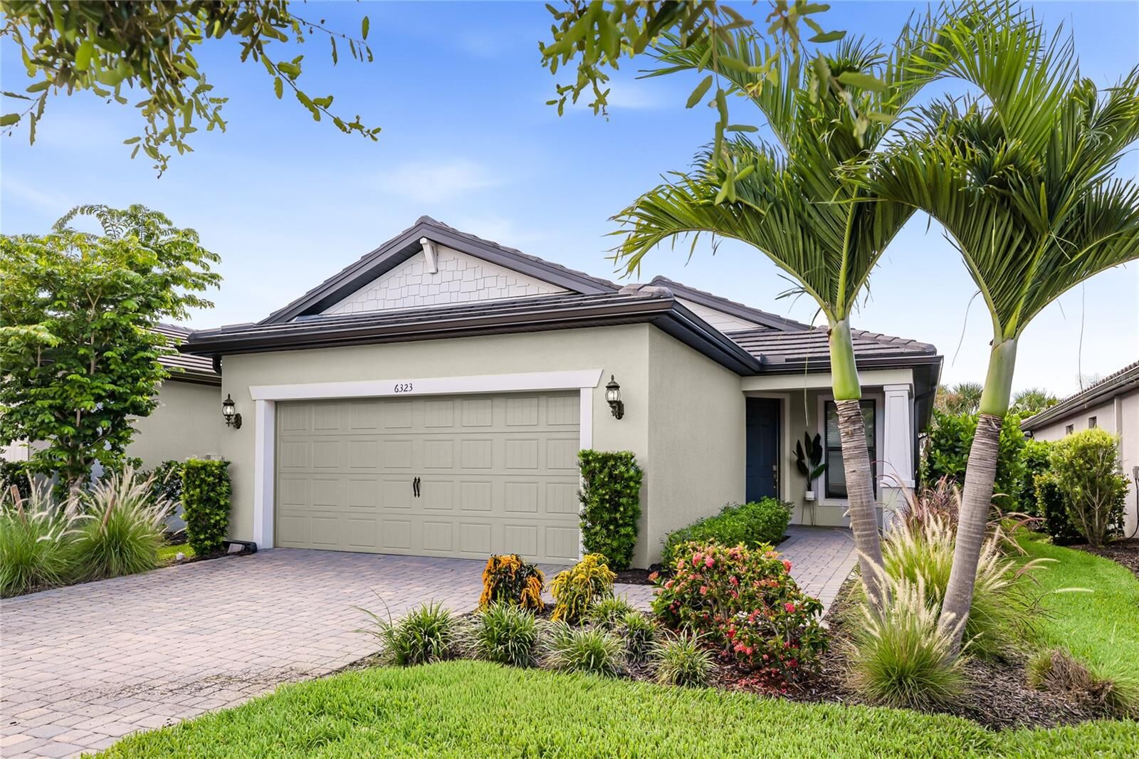 Property Photo:  6323 Crested Eagle Lane  FL 34275 