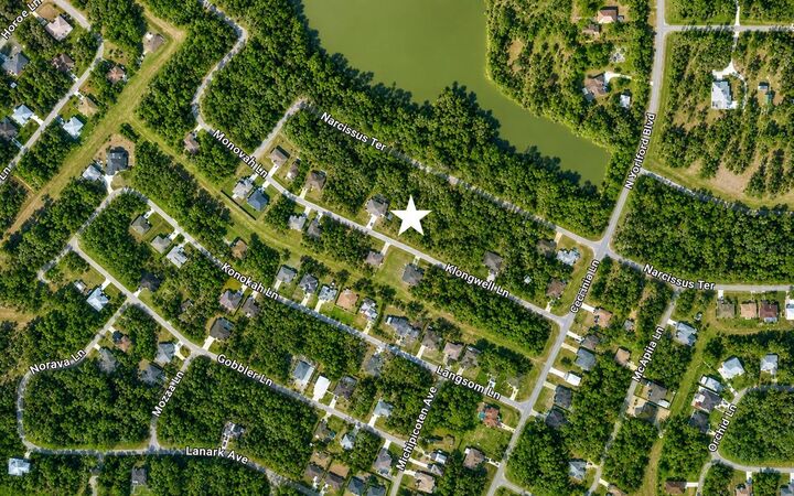 Property Photo:  Longwell Lane  FL 34286 