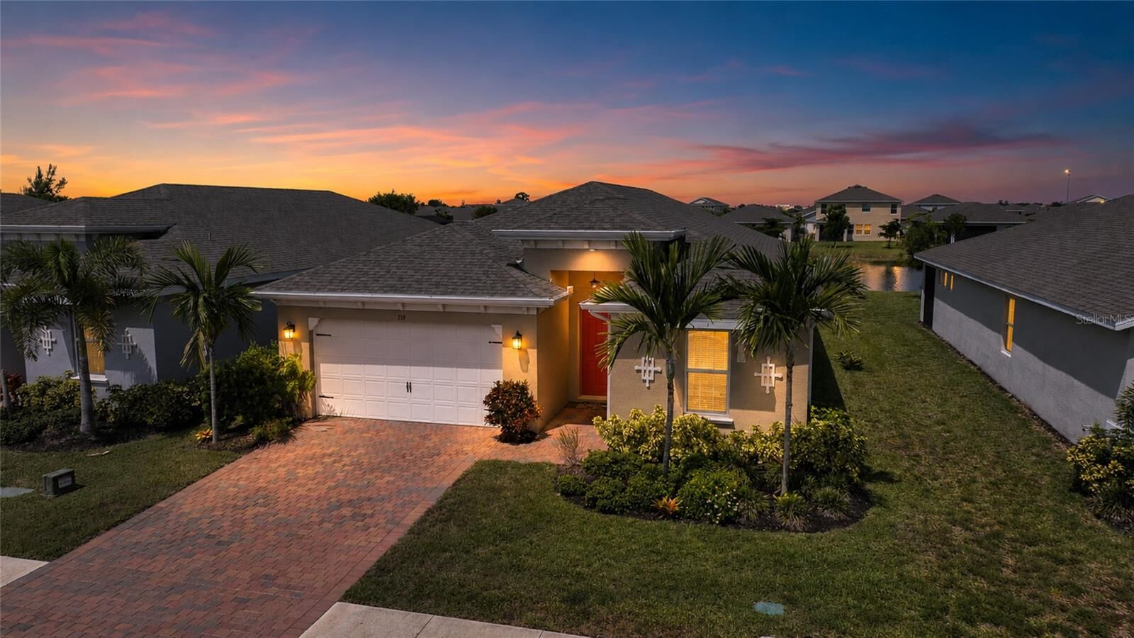 Property Photo: 719 Heather Lake Avenue FL 33993