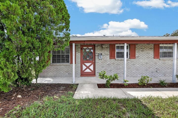 Property Photo: 403 Alma Drive FL 33510
