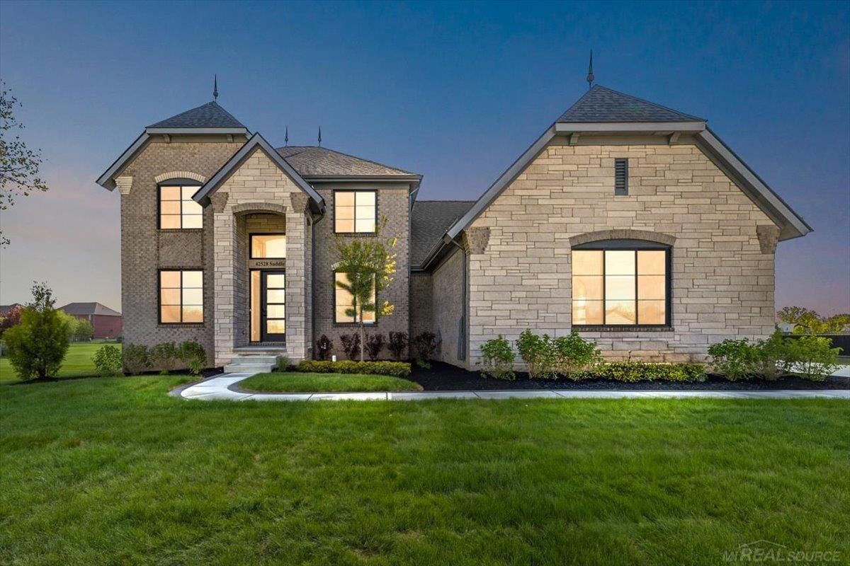 Property Photo: 42528 Saddle Lane MI 48314